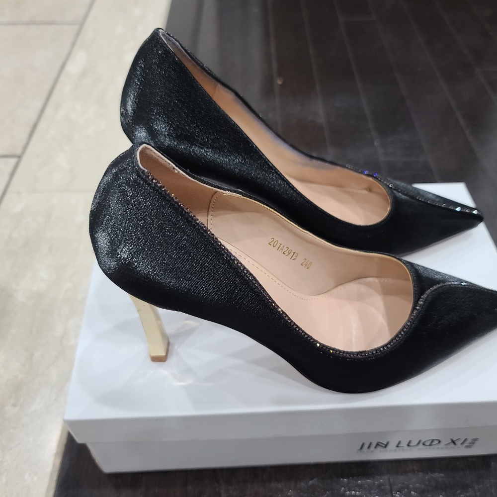 High heels - Picture 4 of 5